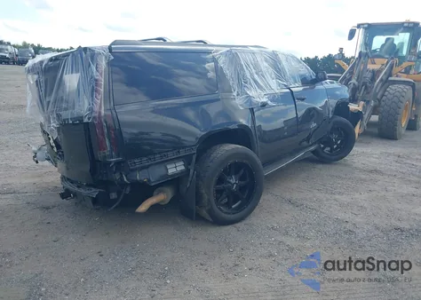 2015 Chevrolet Suburban 1500 Lt z USA, uszkodzony, nr VIN 1GNSKJKC7FR284125